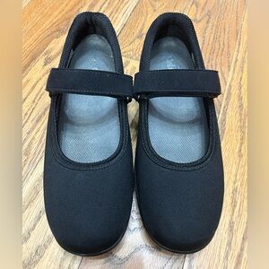 Ortho Feet women’s Mary Jane shoes size 10.5, Velcro closure.  Only worn twice